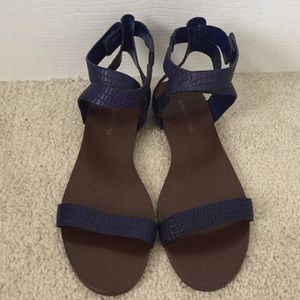 BCBGMAXAZARIA Blue Croc Sandals in size 8